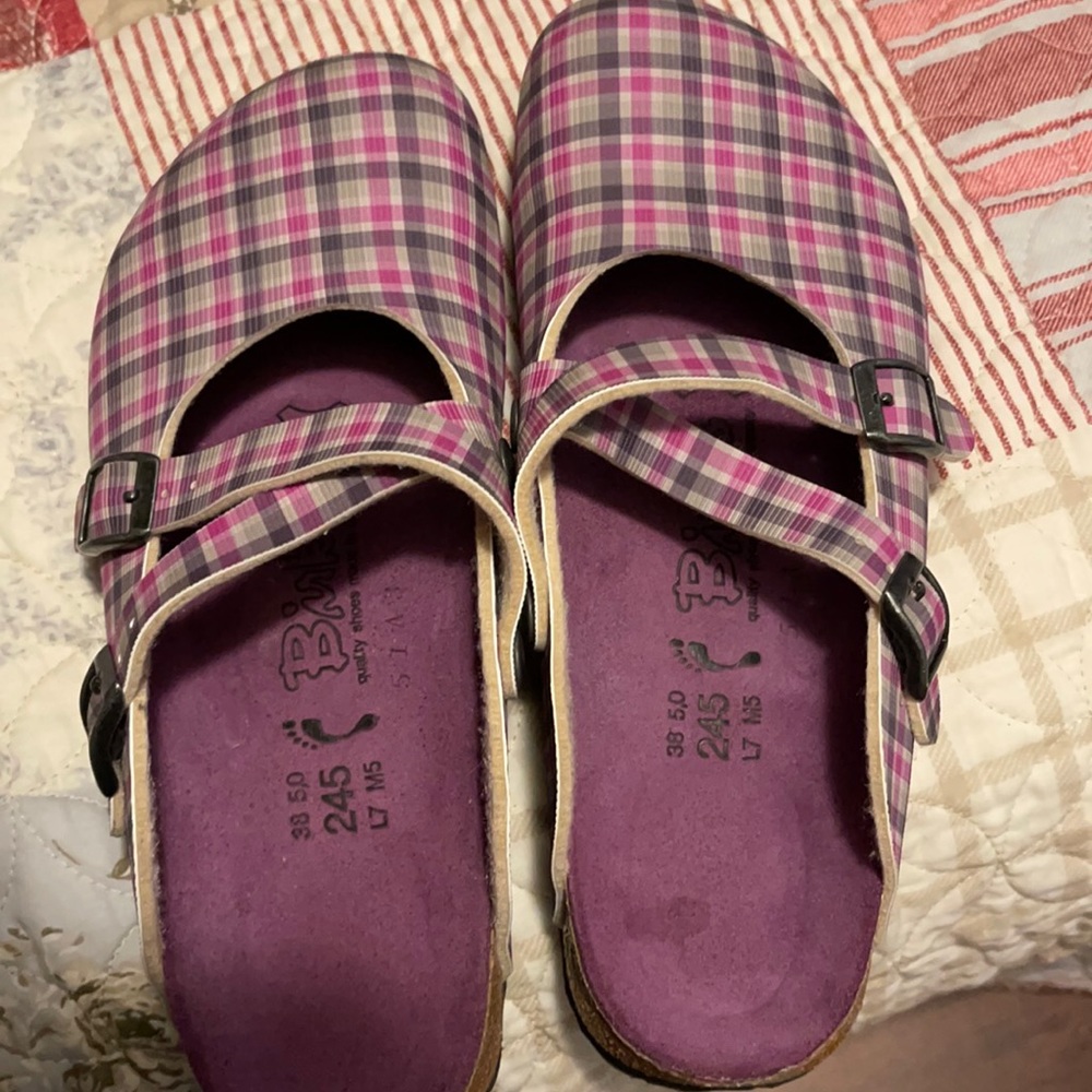 Brand new with damaged sole